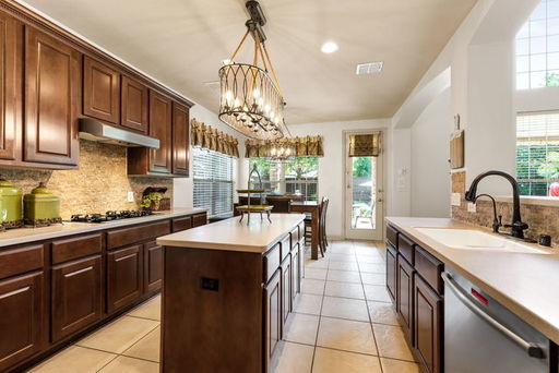 kit22-web-or-mls-1765 Mustant Trl-22.jpg